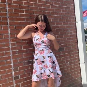 Meet your Posher, Ava